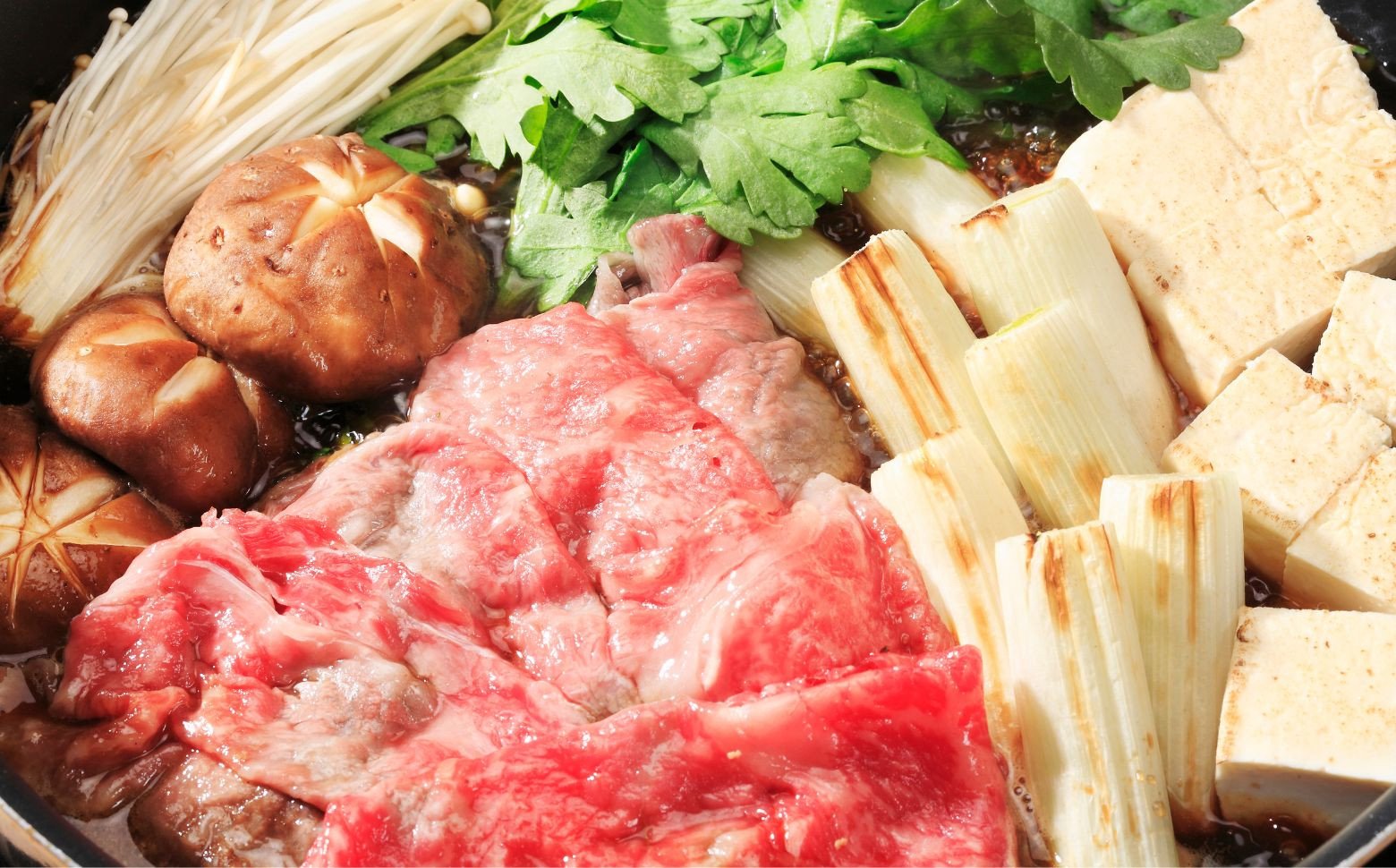 宮崎県産黒毛和牛A4等級以上 高千穂牛肩ローススライス 500ｇ 宮崎県産 黒毛和牛 A4等級以上 高千穂牛 肩ロース スライス 500g すき焼き しゃぶしゃぶ すきしゃぶ 鍋 牛肉 肉 お肉 精肉 国産 国産牛 ブランド牛 和牛 A4 薄切り 贈答 贈り物 ギフト グルメ お取り寄せ おすすめ 神話の里 宮崎県 高千穂町 _Tk002-065