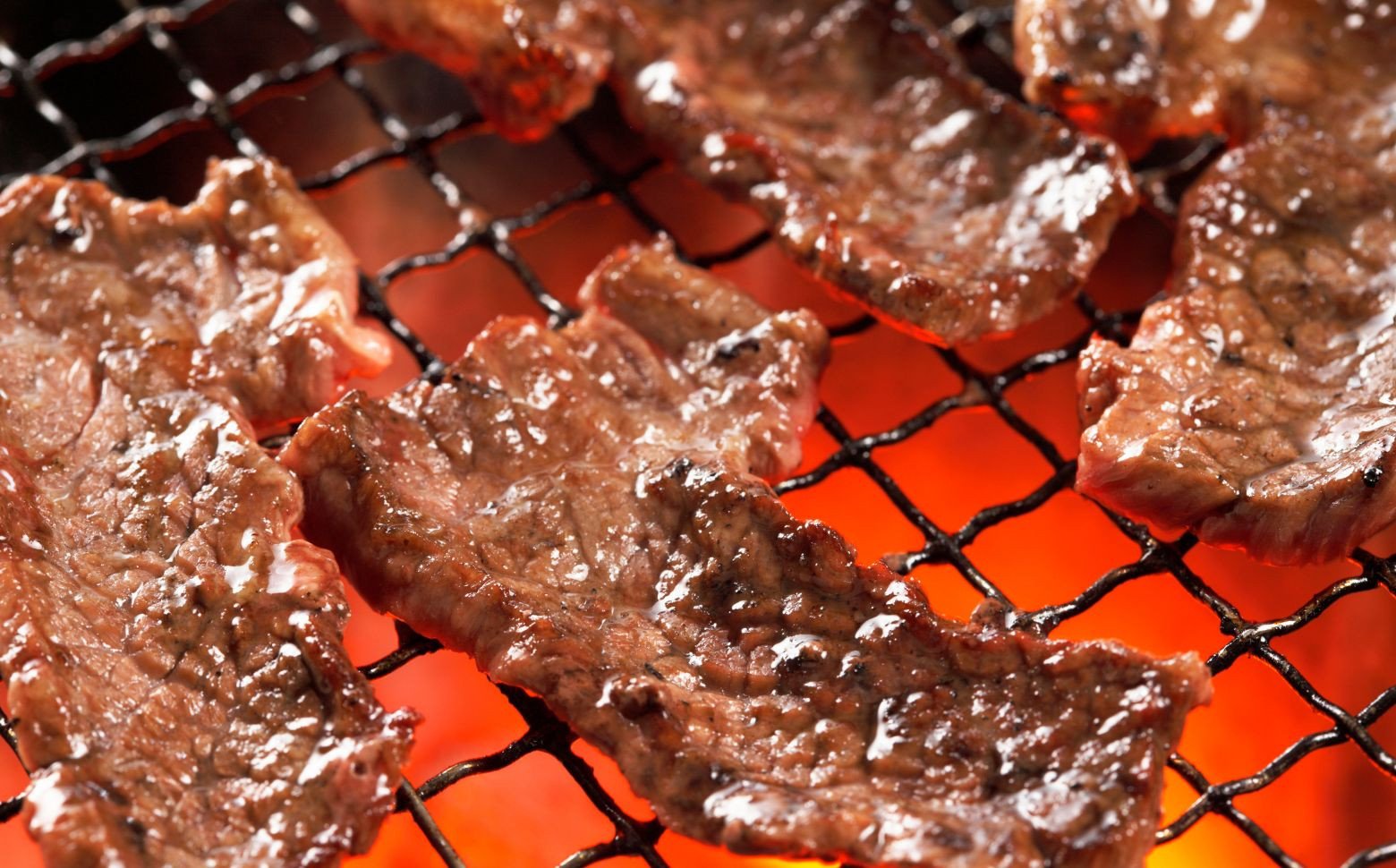 宮崎県産黒毛和牛A4等級以上 高千穂牛特選焼肉セット 800g (ロース&上カルビ各400g) 宮崎県産 黒毛和牛 A4等級以上 高千穂牛 特選 焼肉セット［ロース&上カルビ各400g］ 計800g 牛肉 肉 お肉 精肉 ロース カルビ 国産 国産牛 ブランド牛 和牛 国産黒毛和牛 焼肉 セット 詰め合わせ 精肉セット 贈答 贈り物 一人焼肉 宮崎県 高千穂町 _Tk002-070